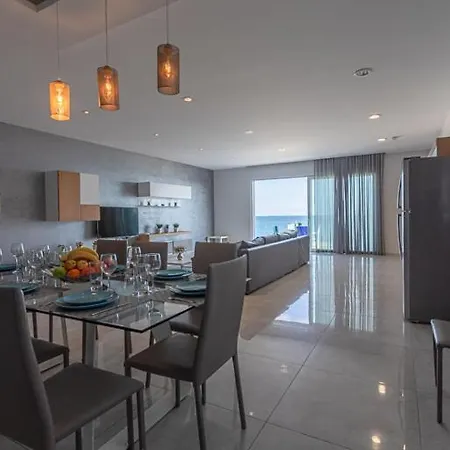 The Sea-bank Apartment *