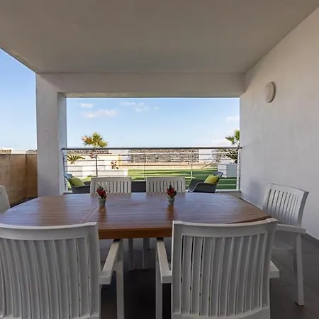 Apartment The Sea-bank *