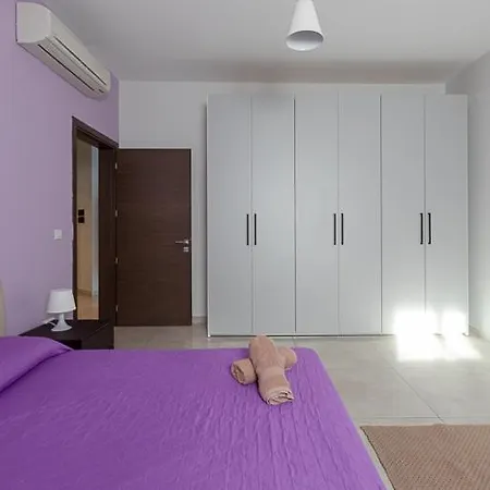 The Sea-bank Apartment *