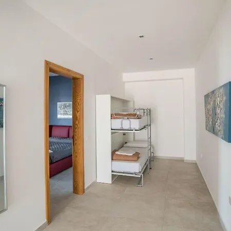 Apartment The Sea-bank *